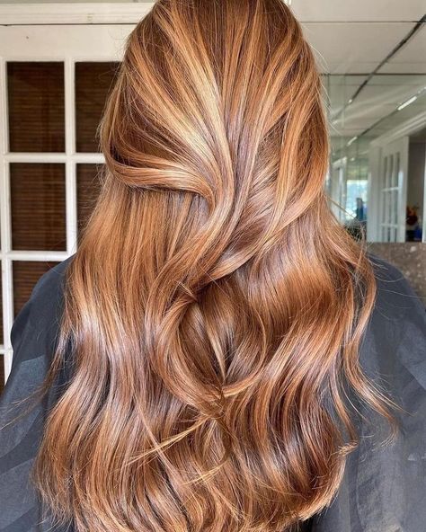 Light Auburn Hair, Copper Blonde Hair, Rambut Brunette, Strawberry Blonde Hair Color, Hair 2022, Copper Blonde, Honey Brown Hair, Hair Color Caramel, Ginger Hair Color