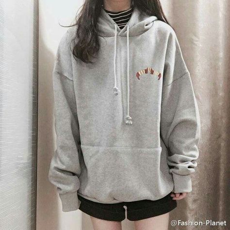 Korean fashion hoodie Turtle Neck Hoodie Outfit, Korean Hoodie Outfit, Turtle Neck Hoodie, Korean Hoodie, Korean Fashion Ideas, Korean Fashion Outfits, Korean Street, Neck Hoodie, Korean Fashion Trends