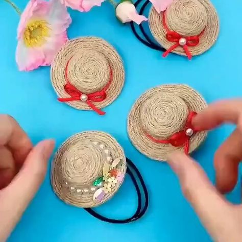 Art And Crafts Ideas, Burlap Crafts Diy, Bottle Craft, Diy Yarn Crafts, Doll Diy Crafts, Handmade Hair Clip, Rope Crafts Diy, Bottle Cap Crafts, Burlap Crafts