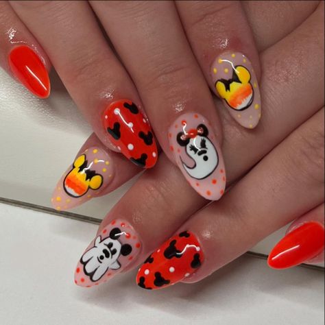 Hand painted Mickey Characters for Halloween! These turned out so good, I’m really proud of them. Probably the most detailed characters I’ve attempted since it’s definitely out of my comfort zone. So excited I got to try these! Service: Short-Medium Extensions & Advanced Art Mickey Halloween Nails Design, Medium Extensions, Characters For Halloween, Mickey Mouse Halloween, Mickey Halloween, Out Of My Comfort Zone, Disney Nails, Halloween Nail Designs, Disney Halloween