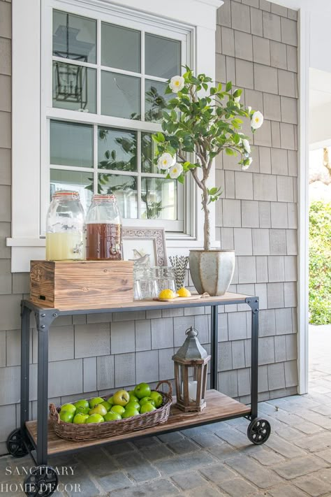 Patio Serving Station, Sitting Dining Table, Patio Table Centerpiece, Outdoor Patio Inspiration, Outdoor Table Centerpieces, Sanctuary Home Decor, Dining Table Ideas, Patio Table Decor, Dining Centerpiece