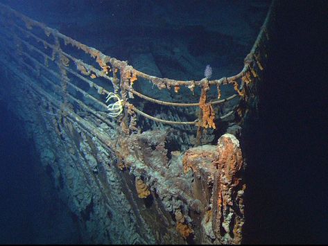 Court Case Alleges Submarine Collision With Wreck of the Titanic Went Unreported | Smart News | Smithsonian Magazine Underwater Wreckage, Titanic Wreckage, Titanic Real, Mini Submarine, Underwater Shipwreck, Real Titanic, Titanic Wreck, Titanic Photos, Titanic Facts