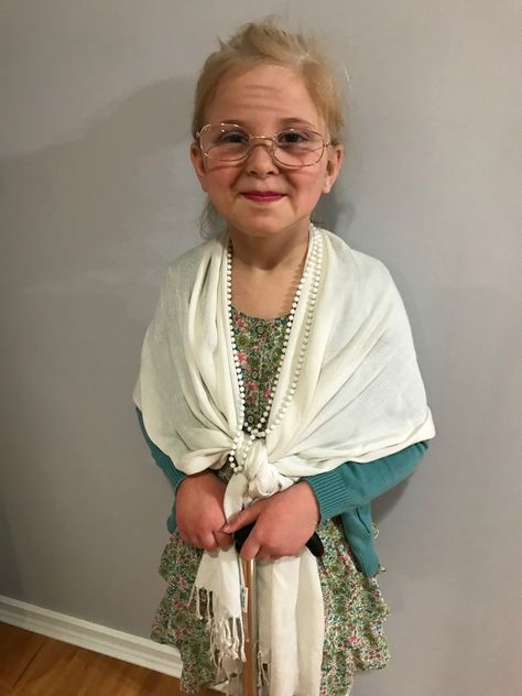 100tj Day Of School Dress Up, Easy 100 Days Of School Ideas Dress Up, 100 Days Of School Old Lady Outfits, 100s Day Outfit, Teacher 100th Day Costume, 100th Day Of School Teacher Costume, Old Person Costume For Kids 100th Day, Kindergarten 100th Day Of School Costume, 100 Days Of School Dress Up Girls Diy