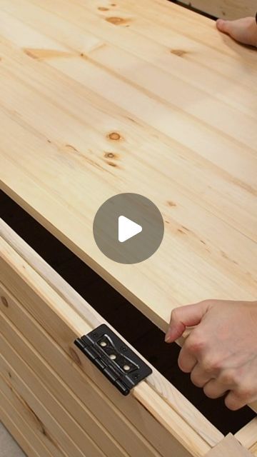 How To Install Hinges, Hinge Top Storage Bench, Change Cabinet Hinges To Hidden, How To Install Soft Close Hinges, Install Cabinet Door Hinges, Diy Storage Trunk, Hinges Diy, Diy Montreal, Diy Desktop