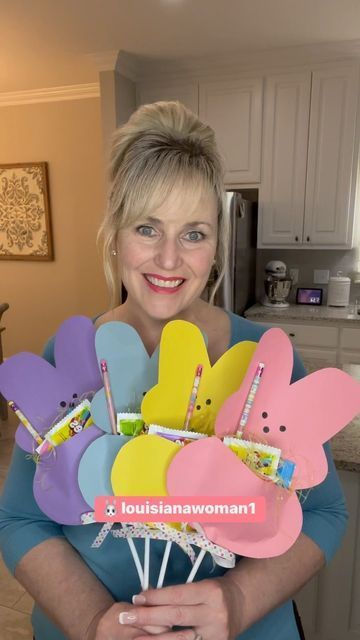 Peep Crafts For Kids, 4th Grade Easter Crafts, Easter Ideas For School Kids Treats, Non Candy Easter Treats For School, Easter Take Home Gifts, Prek Easter Party Ideas, Easter Crafts For Coworkers, Easter Present For Teacher, Diy Easter Treats For Kids