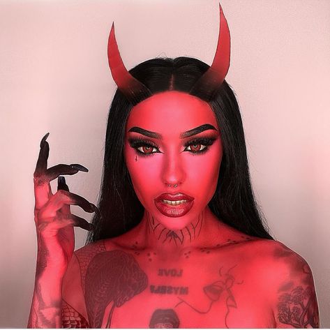 Face Makeup For Halloween For Women, Red Devil Makeup, Demon Halloween Costume, Themed Costumes, Devil Makeup, Devil Girl, Devil Halloween, Devil Costume, Halloween Party Outfits