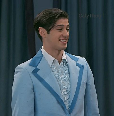 #Hey Jessie #Jessie #Tony Tony Jessie Disney, Tony Chiccoloni, Tony Chiccoloni Jessie, Tony From Jessie, Jessie And Tony, Jessie Disney Channel, Chris Galya, Jessie Disney, Jessie Characters