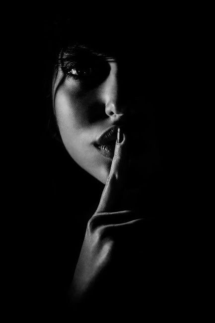 Shhhhhh Low Key Portraits, Low Key Lighting, Portret Feminin, Low Key Photography, Shadow Photography, Photographie Portrait Inspiration, Black And White Portraits, Dark Photography, Creative Portraits