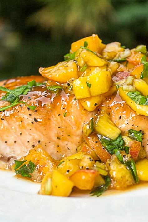 Mouthwatering maple ginger salmon with peach salsa is an impressive company-worthy dish bursting with flavor and easy to make. Start with a delicious maple, ginger, soy, and garlic glaze. Then take it over the top with a fresh peach salsa spiked with lime, honey and balsamic vinegar. Ginger Salmon, Salmon Soy Sauce, Marinated Salmon, Prep Meals, Salsa Ingredients, Peach Salsa, Asian Vegetables, Spicy Salsa, Creative Cooking