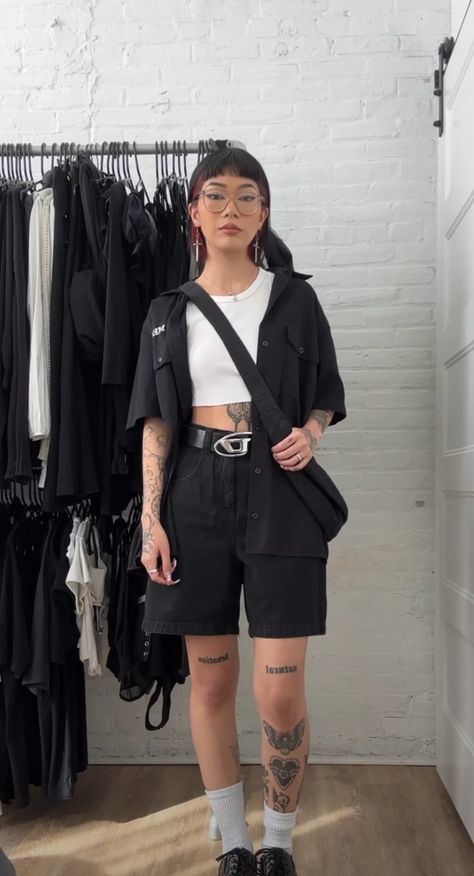 Gothic Outfits Casual Summer, Summer Goth Masc, All Black Outfits Summer, Soft Goth Outfits Summer, Summer Tom Boy Femme, Casual Goth Outfits Summer, Soft Masc Outfits For Women, Masc Women Outfits, Oversized Summer Outfit