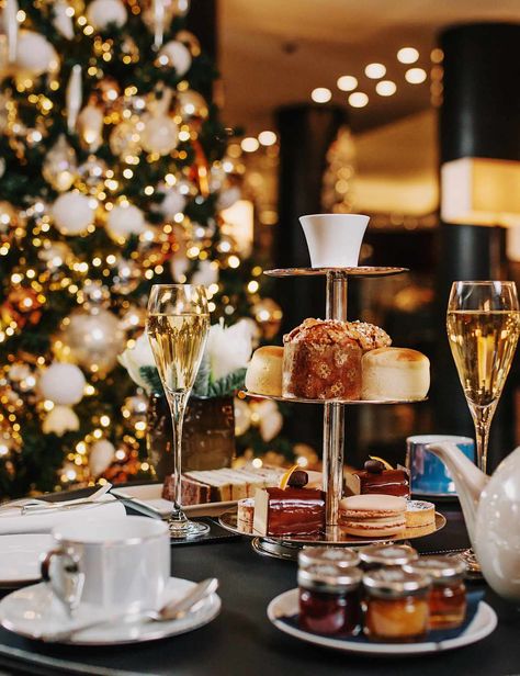 Best Christmas Afternoon Teas in London, 2018 Guide Bulgari Hotel London, Christmas Party Finger Foods, London High Tea, Bulgari Hotel, Christmas Afternoon Tea, Afternoon Tea In London, Christmas Party Snacks, Christmas Desserts Party, Tea In London