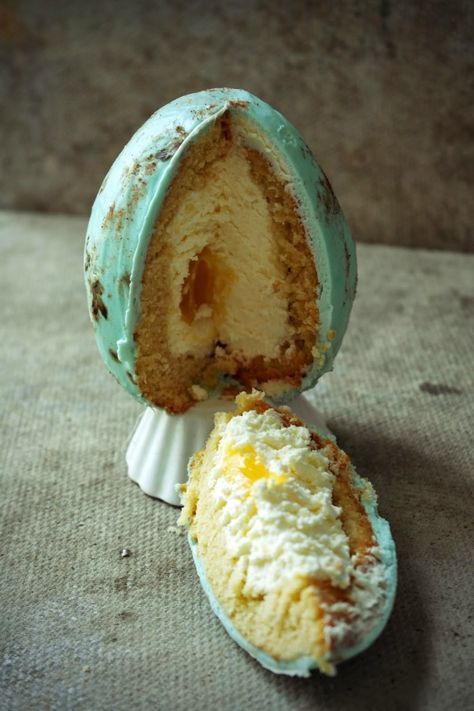 Speckled Robin Egg Cake with cream and lemon curd center Easter Speckled Cake, Easter Egg Desserts, Speckled Egg Cake, Twigg Studios, Cake Easter, Egg Cake, Shaped Cake, Egg Easter, Peter Cottontail