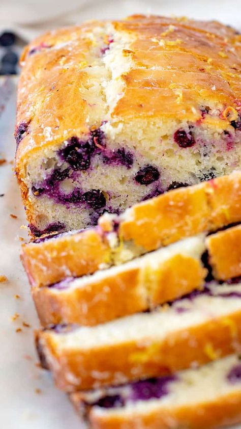 This Lemon Blueberry Bread is ridiculously good. Moist, delicious, and easy to make! (The lemon glaze really puts the flavor over the top.) It's so good, you might just need to make a 2nd loaf right away! Blueberry Bread Recipe, Lemon Zucchini Bread, Recipe Crockpot, Bread Sweet, Lemon Zucchini, Lemon Blueberry Bread, Easy Dessert Recipe, Entrepreneur Ideas, Lemon Bread