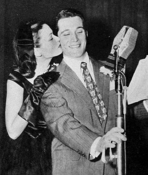 Gene Tierney, Perry Como, Old Singers, Wikimedia Commons, Public Domain, Movie Stars, Just Love, Pennsylvania, History