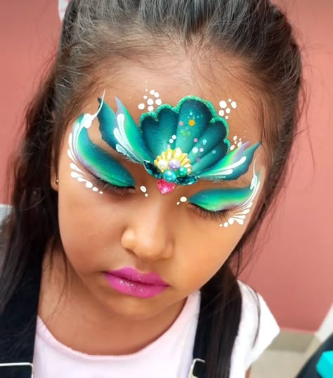 Sea Creature Face Paint, Under The Sea Face Painting, Under The Sea Face Paint, Mermaid Face Paint Kids Easy, Monster Face Painting, Mermaid Face Paint, Easy Face Painting Designs, Festival Paint, Girl Face Painting