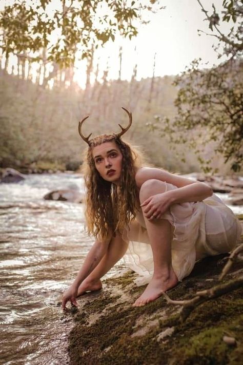 Fairy Photoshoot Aesthetic, Folk Witch Aesthetic, Water Goddess Photoshoot, Deer Girl Art, Water Goddess Aesthetic, Viking Photoshoot, Witchy Photography, Simplistic Home Decor, Simplistic Home