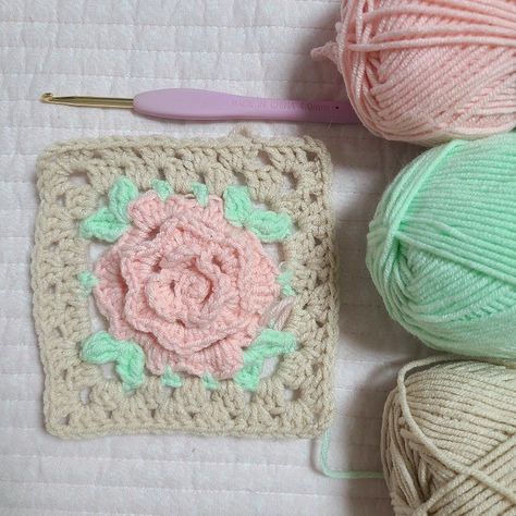 Coquette Granny Square, Coquette Crochet, Crochet Valentines, Rose Motif, Valentines Crochet, Crochet Granny Square, Square Crochet, Crochet Rose, Paper Crafts Diy Tutorials