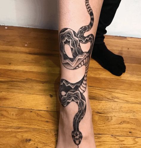 Small Rattlesnake Tattoo, Snake Tattoos Realistic, Snake Tattoo Calf, Rattlesnake Tattoo Design, Traditional Rattlesnake Tattoo, Snake Calf Tattoo, Rattle Snake Tattoo, Kit Davenport, Snake Leg Tattoo