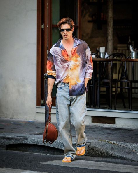 Light Wash Baggy Jeans, Activewear Photoshoot, Mens Fashion Summer Outfits, Bright Colored Outfits, 23 Summer, Slippers Outfit, Edgy Streetwear, Color Outfits, Fashion Moments