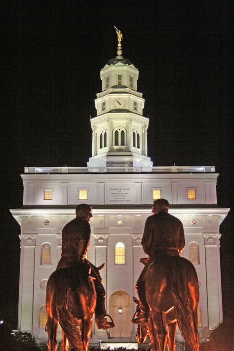 LDS Nauvoo Temple, "Last Ride" monument silhouette, 6-21-12, by Allen J. Robison. Nauvoo Temple, Lds Art, Joseph Smith, Last Ride, Lds Temples, Book Of Mormon, Jesus Loves Me, Latter Day Saints, Historical Sites