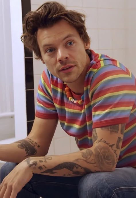 Eclectic Clothing Style, Customized Denim, Mood Board Aesthetic, Harry Styles Outfit, Eclectic Maximalism, Moodboard Fashion, Late Late Show, Eclectic Clothing, Inspiration Moodboard