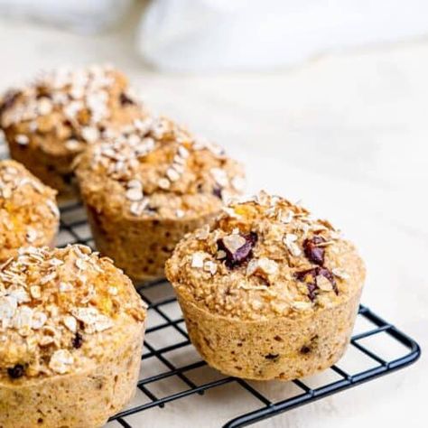 3 Ingredient Banana Oatmeal Muffins Banana Oatmeal Muffins Easy, Healthy Banana Oatmeal Muffins, Oat Flour Banana Muffins, Sugar Free Banana Muffins, Banana Oat Muffins Healthy, Banana Oatmeal Muffins Healthy, Whole Food Desserts, Vegan Banana Muffins, Oat Flour Recipes