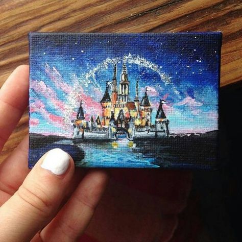 Disney Art auf Instagram: „Love it ! 😍😍 by @thou_art_momo Tag your work with #disneyarts ! 😊“ Art Mini Toile, Mini Toile, Disney Canvas, Disney Paintings, Wallpaper Disney, Burn Book, Small Canvas Paintings, Cute Canvas Paintings, Art Disney