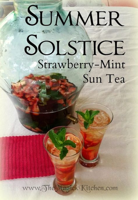 Mint Sun Tea, Sun Tea Recipe, Sun Tea Recipes, Summer Solstice Party, Pagan Lifestyle, Solstice Party, Kitchen Witch Recipes, Solstice Celebration, Sun Tea