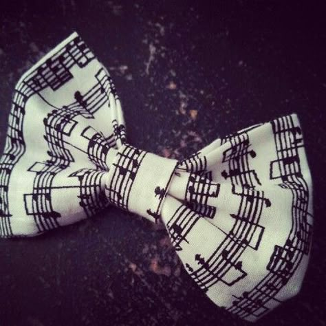 I don't know why, but I have always loved now ties especially ones with cool patterns like music  sheets or bacon or narwhals or something like that Music Notes Aesthetic, Piano Clothes, Music Theme Wedding, Piano Aesthetic, Piano Girl, Music Themed Wedding, Sweet Melody, Kaede Akamatsu, All About Music