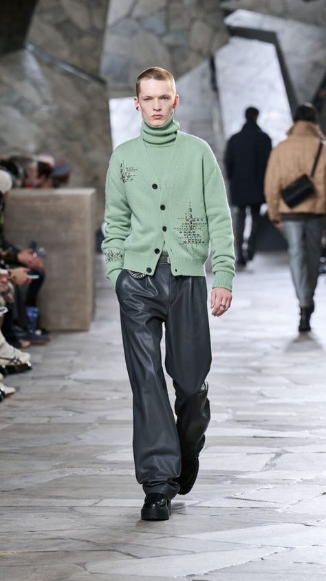 Hermès men's fall winter 2023 Exotic Outfits, Hermes Men, Mens Trends, 2023 Collection, Trend Forecasting, Mens Fall, Fashion Event, Winter 2023, Men Winter