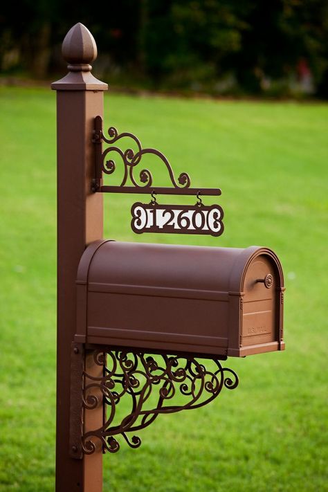 charming mailbox solution. Apartment Mailboxes, Black Mailbox, Mailbox Garden, Mailbox Makeover, Mailbox Landscaping, Diy Mailbox, Name Plates For Home, Mailbox Posts, Mailbox Design