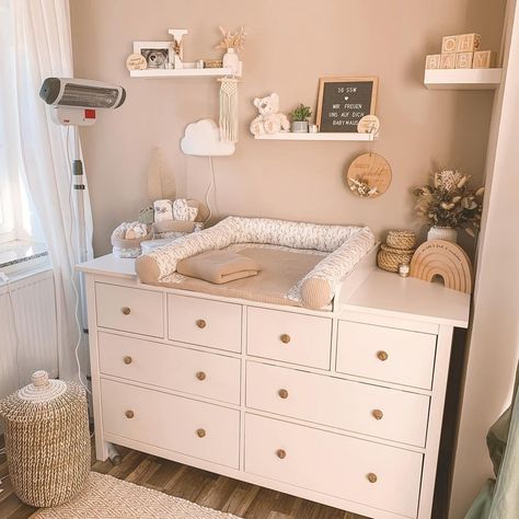 Ikea Baby Nursery, Twin Nursery Room, Vom Avea Un Copil, Baby Room Decor Neutral, Ikea Kids Room, Baby Room Organization, Baby Room Themes, Moon Nursery, Baby Zimmer