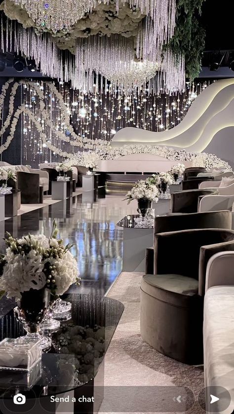 Wedding Hall Decorations Luxury, Luxury Wedding Decor Reception Decorations, Dream Wedding Reception, Wedding Hall Decorations, Wedding Venues Indoor, Wedding Background Decoration, Dream Wedding Decorations, White Wedding Theme, Extravagant Wedding