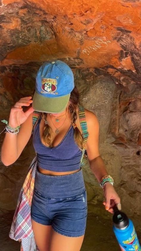 Jamaican Concert Outfit, Lexx Hidalgo Outfits, Lexi Hidalgo Hiking, Surfer Clothes Aesthetic, Lexie Hidalgo Outfits, Lexi Hildago Aesthetic, Camping Fits Summer, Hippie Gym Outfit, Lexi Hidalgo Fits