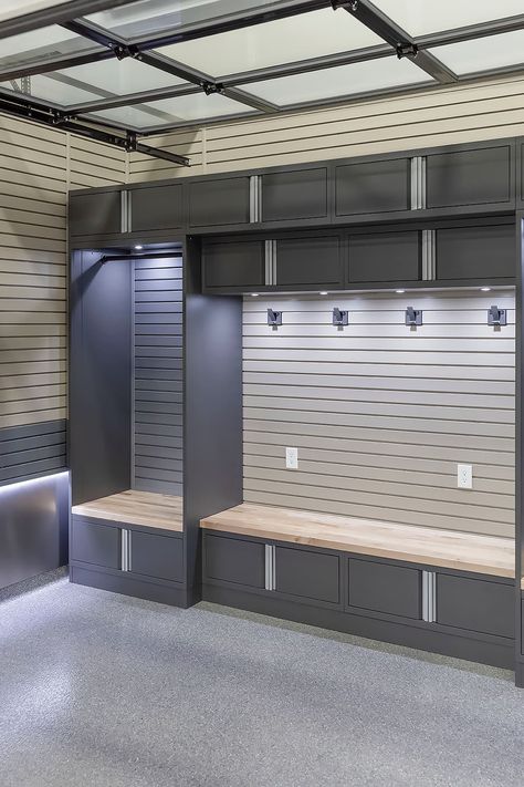 Garage Laundry Area Ideas, Garage Mudroom Ideas, Garage Lockers, Mudroom Storage Ideas, Garage Laundry Rooms, Mud Room Garage, Garage Entryway, Garage Wall Storage, Mudroom Storage