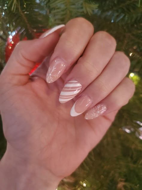 Basic Almond Christmas Nails, Winter Nails Simple Almond, Cute Nails Acrylic Almond Christmas, Short Acrylic Nails Almond Winter, Basic Christmas Nails Almond, Almond Nail Ideas Winter, White French Tip Nails Almond Christmas, Cute Winter Almond Nails, Snowflake Nail Design Almond