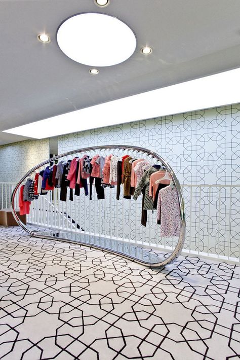 Marni flagship store by Sybarite, Beijing store design Clothing Store Interior, Clothing Store Design, Retail Interior Design, Store Design Boutique, Clothes Hanging, Retail Inspiration, Store Layout, Boutique Interior Design, Store Interiors