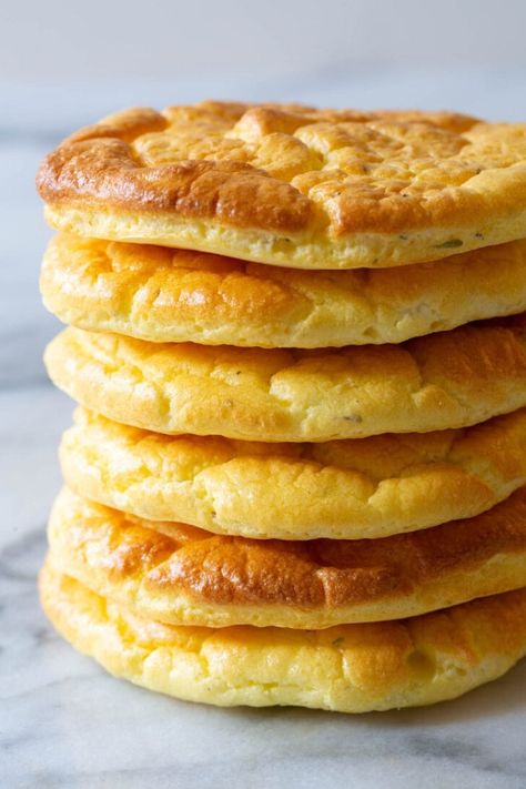 Cloud Bread #ASpicyPerspective #LowCarb #GlutenFree #GrainFree #Keto #CloudBread #CloudBreadRecipe #KetoCloudBread #NoCarbBread Cloud Bread Recipe, Pudding Chia, Grain Free Bread, A Spicy Perspective, Breakfast Low Carb, Egg Fast, Keto Breads, Cloud Bread, Low Carb Diets