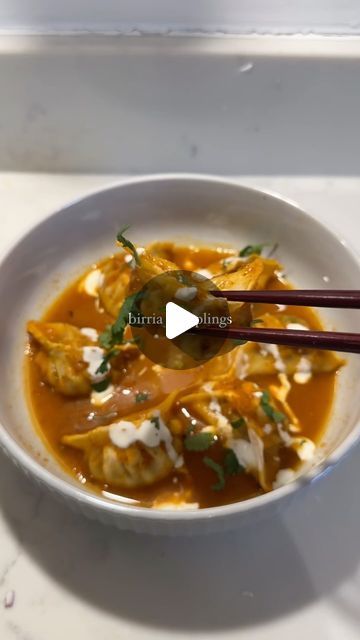 Holly Dingwall on Instagram: "BEEF BIRRIA DUMPLINGS 🥟 episode 20 of my dumpling series!! 🤤😍  This one is a mix between dumplings and the iconic Birria tacos and honestly dumpling wrappers go so well with this and it’s so nice to have a wee pouch full of filling 😋😍  Warning - this recipe is pretty long and time consuming, you can use leftovers/ buy pre-made filling or shredded beef, or you can make a big pot to make the tacos too ❤️  INGREDIENTS (makes 30 dumplings) - 400g beef brisket  - 10 dried chilli’s  - 1 onion - 3 garlic cloves  - 1 red pepper  - 1 can chopped tomatoes  - 3 bay leaves  - 1 tsp paprika  - 1 tsp cumin  - 1 tsp sugar - 500ml beef stock  - handful corriander  - 1/2 red onion  - 30 dumpling wrappers  - Grated mozzarella mixed with grated cheddar  - 1 tbsp sour cream Birria Dumplings, Mexican Birria, Beef Birria, Birria Tacos, Dumpling Wrappers, Shredded Beef, Beef Stock, Bay Leaves, Beef Brisket