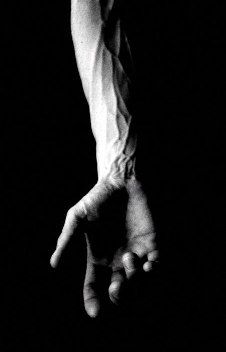 Veiny Arms, Hand Veins, Hand Photography, Body Photography, Male Hands, Poses References, Foto Art, Male Body, White Photography