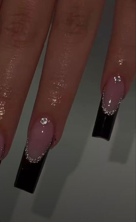 Y2k Nails With Rhinestones, Y2k Nails Mid Length, Nail Ideas Y2k Black, Easy Y2k Nail Designs, Coffin Acrylic Nails Y2k, Edgy Y2k Nails, Nail Ideas Y2k Long Black, Plain Y2k Nails, Y2k Nails Acrylic Short Black