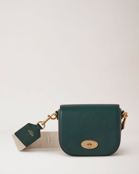 Mulberry Bag, My Style Bags, Green Purse, Handbag Heaven, Cute Bags, Small Leather Goods, Bags Accessories, Scarfs, Designer Bags