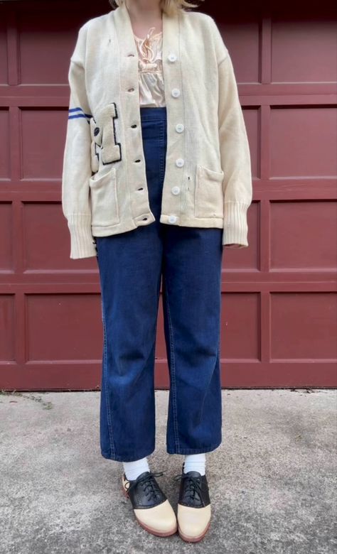 Varsity Cardigan Outfit, Cardigan Outfit Women, Side Zip Jeans, 70s Tops, Varsity Cardigan, Cardigan Outfit, Cardigan Outfits, Vintage Cardigan, Preppy Outfit