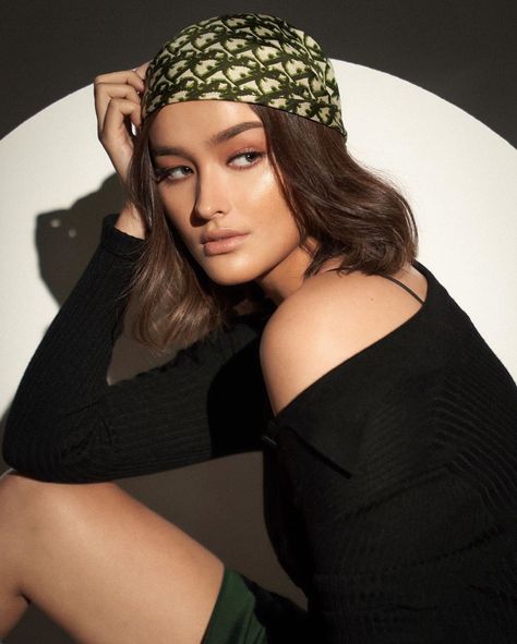 2,427 Likes, 8 Comments - Metro Magazine (@metromagph) on Instagram: “Just yesterday, Liza Soberano (@lizasoberano) blessed our feeds yet again with content we're all…” Liza Soberano Hairstyle, Liza Soberano, American Actress, Photography Poses, Most Beautiful, Dior, Actresses, Celebrities, Hair Styles