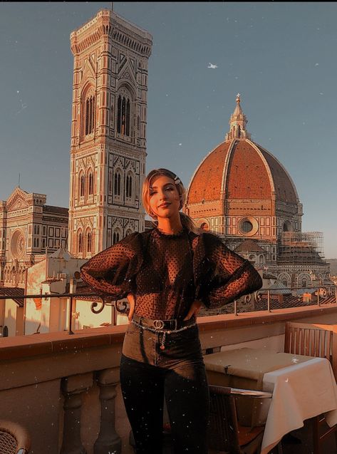 Best View of Florence, Italy's Duomo from View On Art Rooftop Bar & Restaurant Florence Rooftop Bars, Florence Italy Poses, Duomo Florence Photo Ideas, Florence Instagram Pictures, Firenze Photo Ideas, Florence Aesthetic Italy, Pisa Aesthetic, Florence Italy Aesthetic, Florence Aesthetic