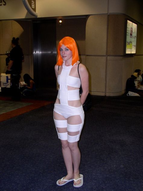 Halloween Costumes On A Budget, Leeloo Costume, Fifth Element Leeloo, Leeloo Cosplay, Element Costume, Costumes On A Budget, Pop Culture Halloween Costumes, Fifth Element Costume, 5th Element