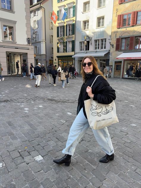 Woman wearing a black bomber jacket, bandana, baggy jeans, snake boots and a tote bag Black Western Ankle Boots Outfit, Western Ankle Boots Outfit, Casual Spring Outfit, Boots Outfit Ankle, Western Ankle Boots, Women's Ankle Boots, Ankle Boots Black, Casual Spring, Womens Ankle Boots