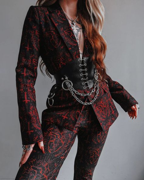 Corset Tuxedo, Black Red Suit, Vampire Suit Aesthetic, Steampunk Inspired Outfits, Corset Suit Outfit, Goth Suits Women, Gothic Suit Women, Red And Black Suit Women, Mobwife Aesthetic Outfit