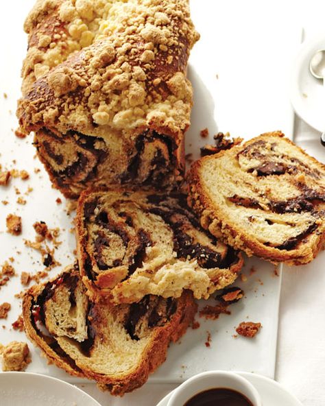 Yeasted Chocolate Coffee Cake Chocolate Swirl Bread Recipe, Chocolate Coffee Cake, Cinnamon Babka, Chocolate Cake With Coffee, Bread Sweet, Swirl Bread, Pain Sans Gluten, Pan Sin Gluten, Chocolate Babka