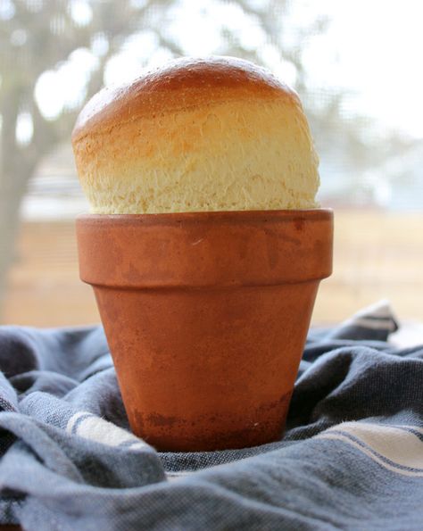 Flower Pot Bread, Clay Pot Cooking Recipes, Bread Brioche, Pot Bread, Instant Potatoes, Strawberry Bread, Artisan Bread Recipes, Clay Oven, Baking Classes